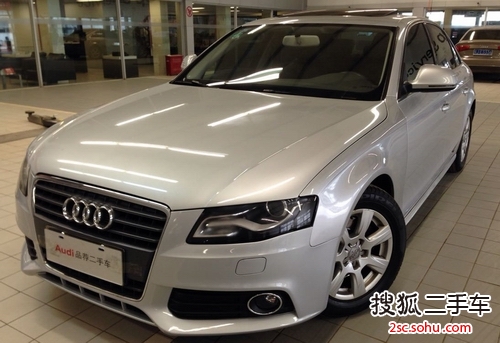 奥迪A4L2010款2.0TFSI 标准型