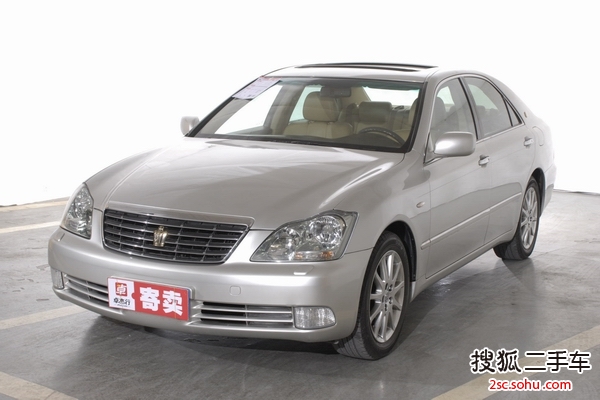 丰田皇冠2005款3.0L Royal Saloon