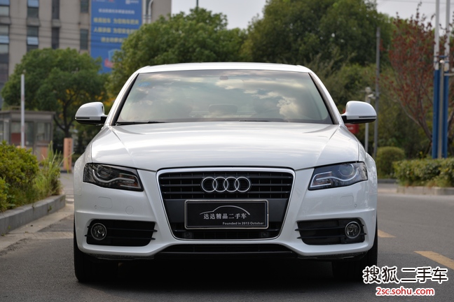 奥迪A4L2012款2.0TFSI 运动型