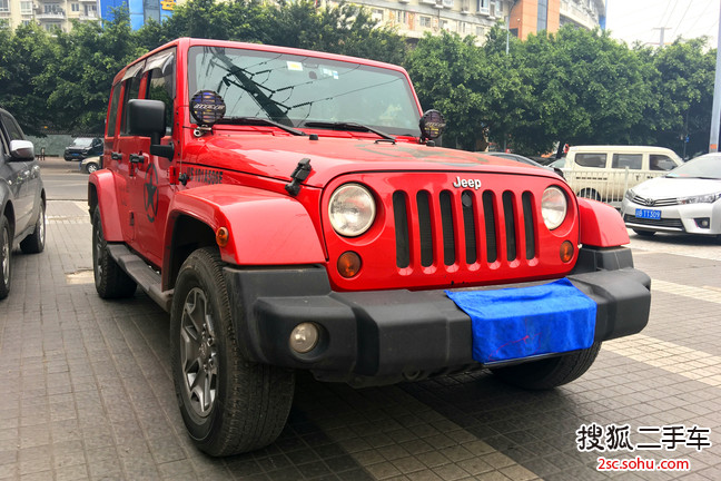 Jeep牧马人四门版2010款3.8L 撒哈拉
