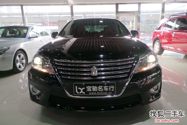 丰田皇冠2012款V6 2.5 Royal 导航版