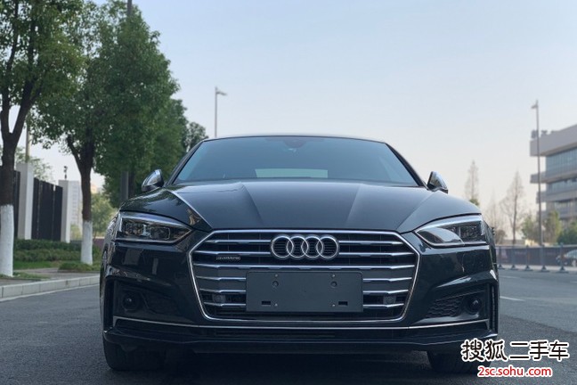 奥迪A5双门2019款45 TFSI quattro 运动型