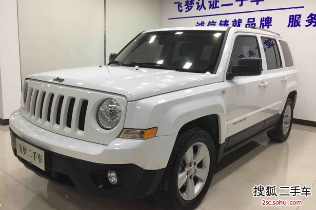 Jeep自由客2014款2.4L 豪华导航版