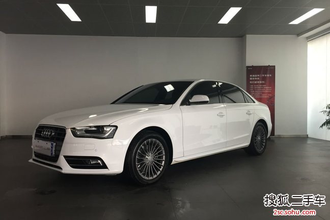 奥迪A4L2015款30 TFSI 自动舒适型