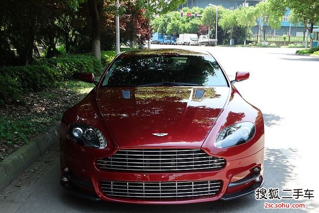 阿斯顿马丁V8 Vantage2011款4.7 Sportshift Coupe