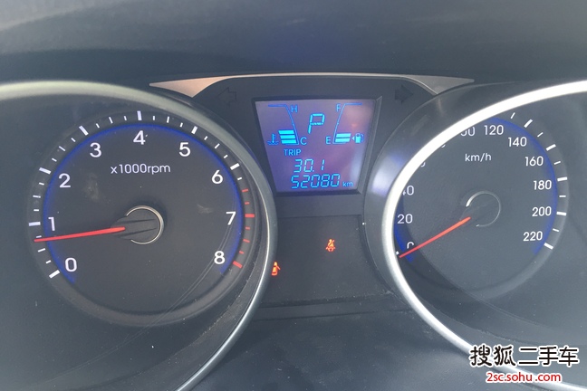 济宁-现代ix352013款2.0l 手动两驱舒适型gl 国v