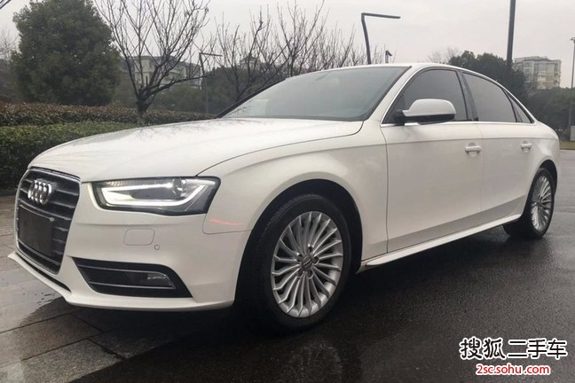 奥迪A4L2015款35 TFSI 自动豪华型