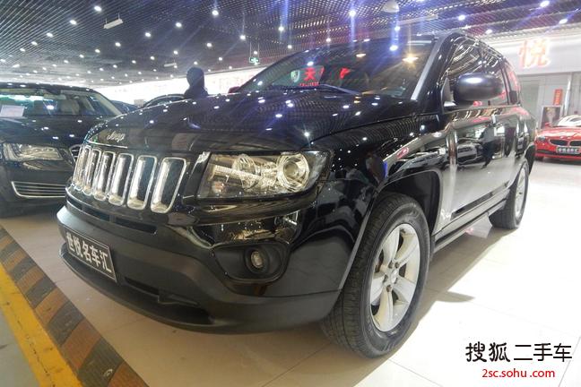 Jeep指南者2013款2.4L 四驱运动版