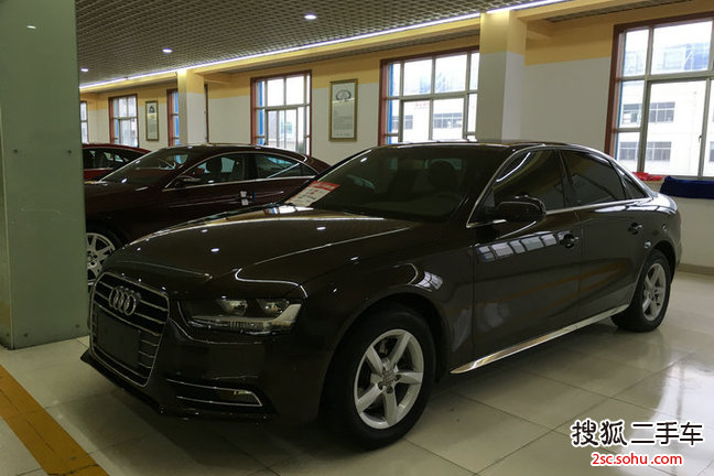 奥迪A4L2013款30 TFSI 手动舒适型