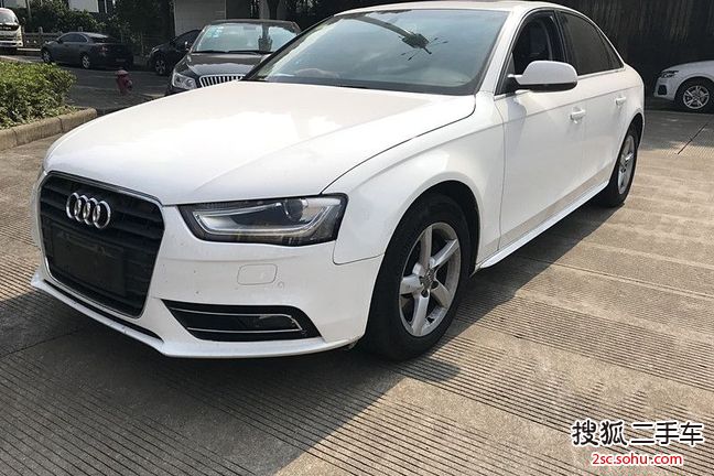 奥迪A4L2013款35 TFSI 自动舒适型