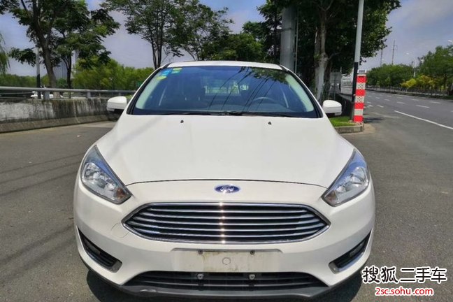 福特福克斯三厢2017款1.6L 自动舒适型智行版