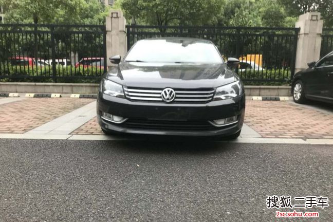 大众帕萨特2014款1.8TSI 自动尊荣版