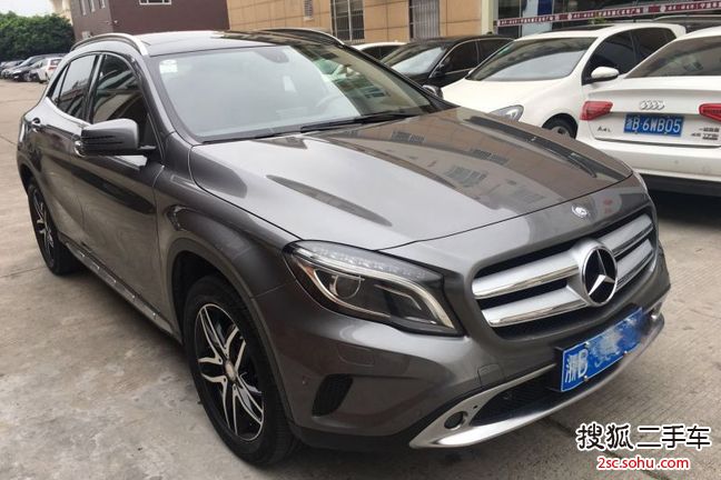 奔驰GLA级2015款GLA 220 4MATIC 时尚型