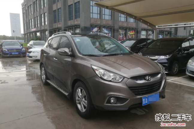 现代ix352010款2.0L 自动四驱尊贵版GLS 