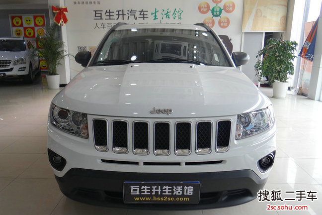 Jeep指南者2013款2.4L 四驱运动版