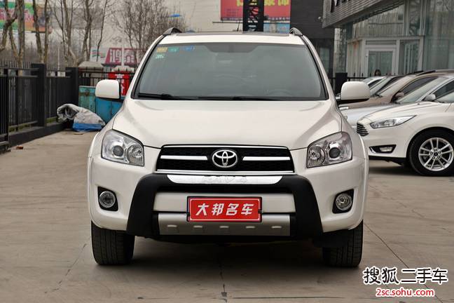 丰田RAV42011款2.4L 手动四驱至臻导航版 