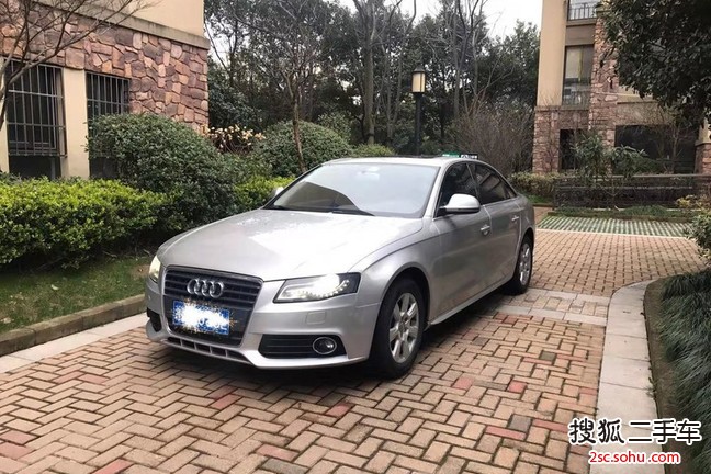 奥迪A4L2010款2.0TFSI 舒适型