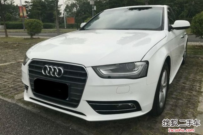 奥迪A4L2015款35 TFSI 自动标准型