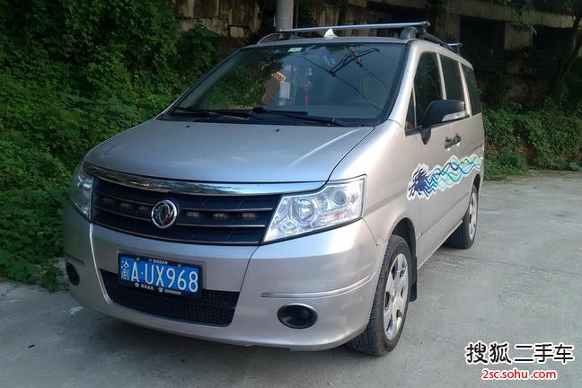 日产NV2002012款1.6L 223座 尊雅型