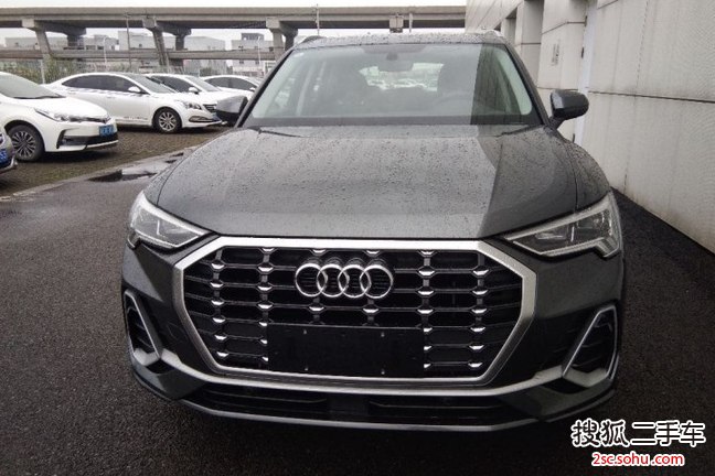 奥迪Q32019款35 TFSI 进取动感型