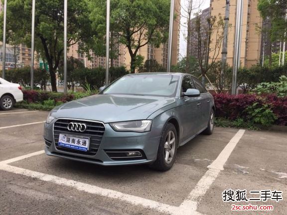 奥迪A4L2013款35 TFSI 自动舒适型