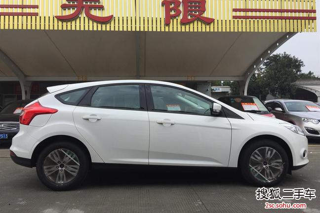 福特福克斯两厢2015款1.6L 自动舒适型