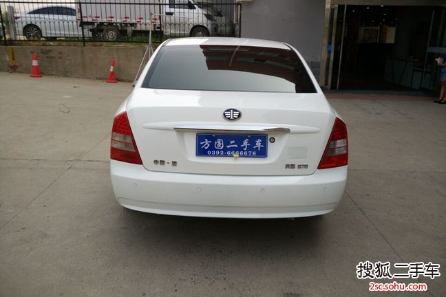 2012年1月上牌的奔腾B70,手动挡精英型。稳定性好,走山路啥的没问题。转向指向性好。发动机,很安静,很省油。具有超越性的流线动感风格,同时全新先进平台、优异操控性能、高性能T引擎这些优势将为理性更富激情、享受事业追求和家庭生活的社会主流人群创造非凡的驾驭体验。 方圆二手名车广场,每周六集中交易。 展厅大量现车 一.