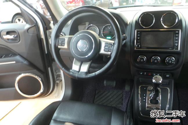 Jeep自由客2013款2.4L 运动版