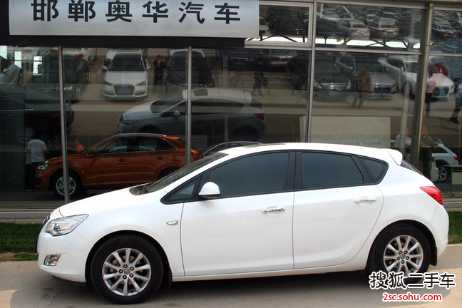 上海通用别克 英朗XT 2013款 1.6L 自动 舒适版 两廂