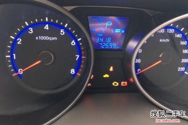 青岛二手现代ix352010款2.0l 自动两驱精英版gls 12.
