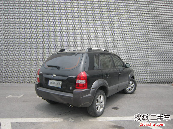北京现代 途胜 2009款 2.0 自动 舒适型 两驱天窗版 SU