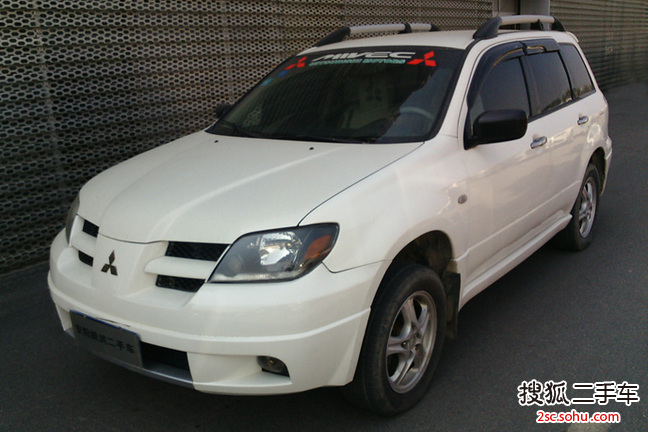北京吉普（三菱） 欧蓝德 2004款 2.4 手动 优雅型 BJ6450 两驱 SUV       