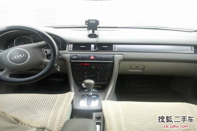 一汽大众(奥迪) A6L 2011款 2.4 无级/手自动一体 舒适型 三厢            