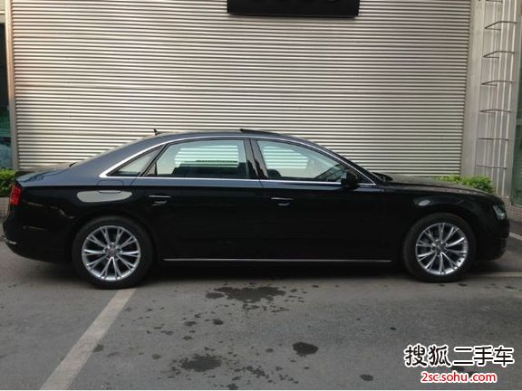 奥迪A8L-55-4.0T-A/MT-FSI-V8-quattro四驱专享型