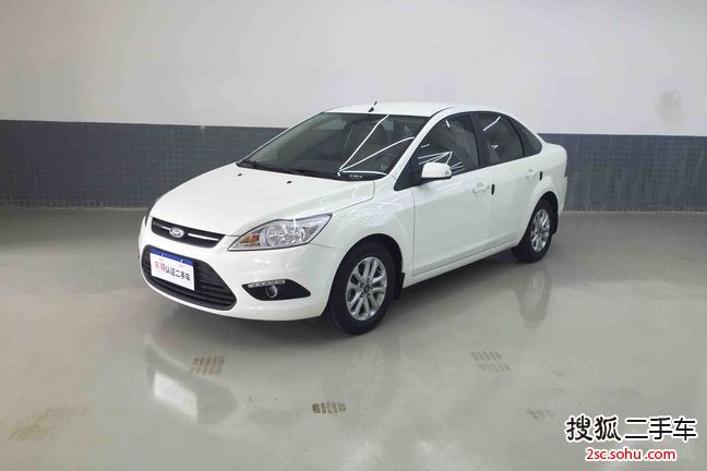 福特福克斯三厢2013款三厢经典 1.8L 自动基本型