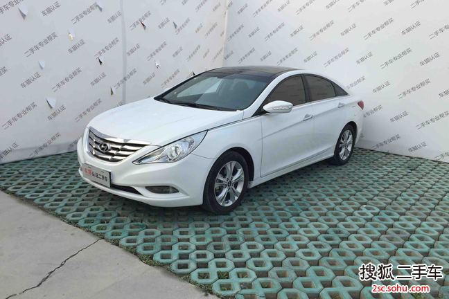 现代索纳塔八2013款2.0L 自动豪华版