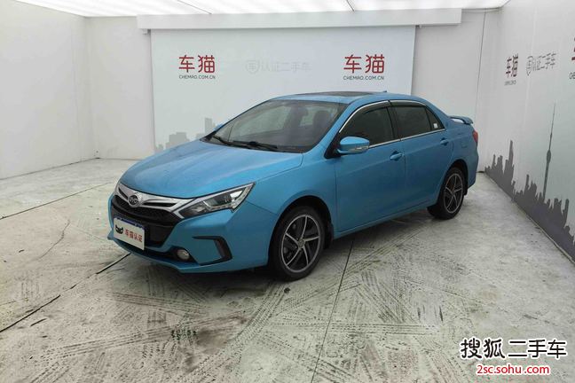 比亚迪秦2014款1.5T 酷黑骑士旗舰型