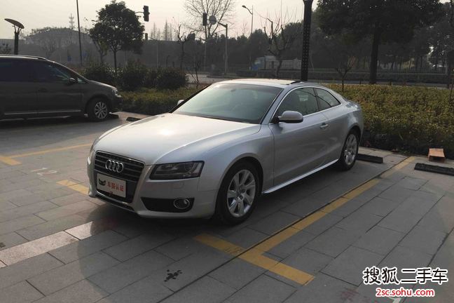 奥迪A5双门2010款2.0TFSI 舒适版