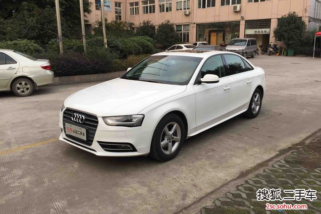 奥迪A4L2013款35 TFSI 自动标准型
