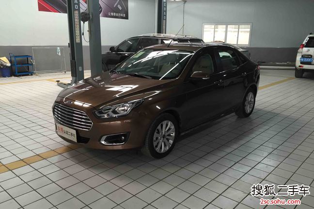 福特福睿斯2015款1.5L 手动时尚型
