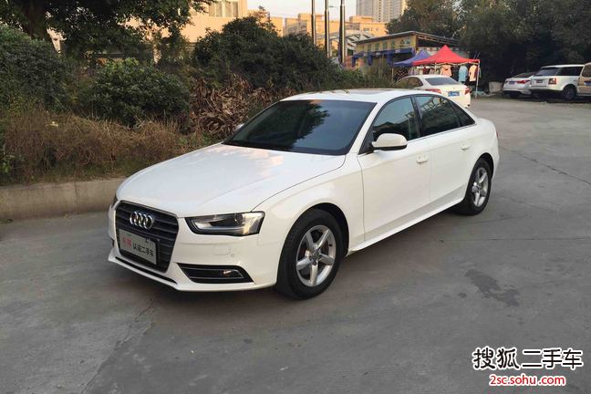 奥迪A4L2013款35 TFSI 自动标准型