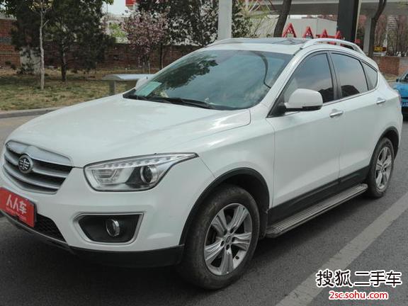 奔腾x802015款2.0l 自动豪华型