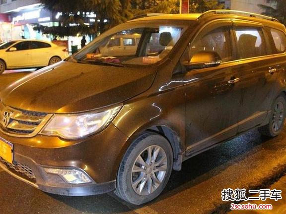 宝骏7302015款手动,宝骏51017款手动豪华版 宝骏7302015款1.8l 手动豪华导航esp版 7座