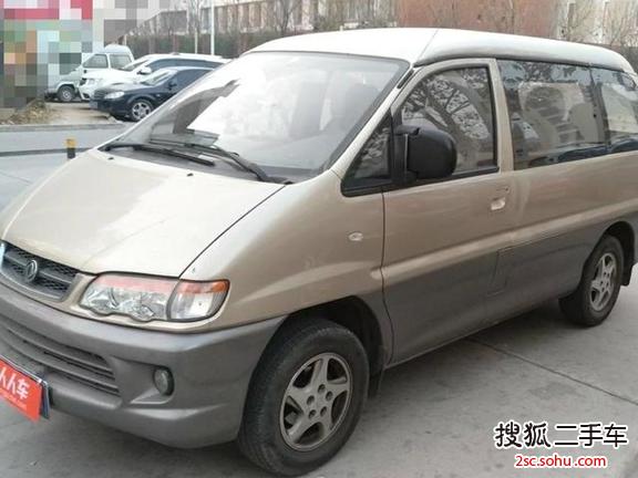 东风风行菱智2013款m3 1.6l 7座豪华型