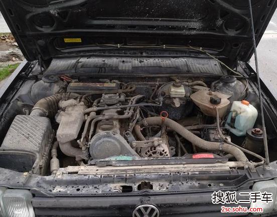 爱车2012年5月上的牌,陪伴了我9.5万多公里。因为上班路程比较远,再加上平时放假爱出去玩玩,所以公里数稍微多一些,但是丝毫不会影响我的车况,我开的很在意。皮实耐用,空间很适合一般家庭日常使用,1.8的发动机动力十足。我驾驶习惯比较好,从来不暴力驾驶,车况一直不错,没出过大事故,车没问题。我这车车况特别棒,谁开谁知道。