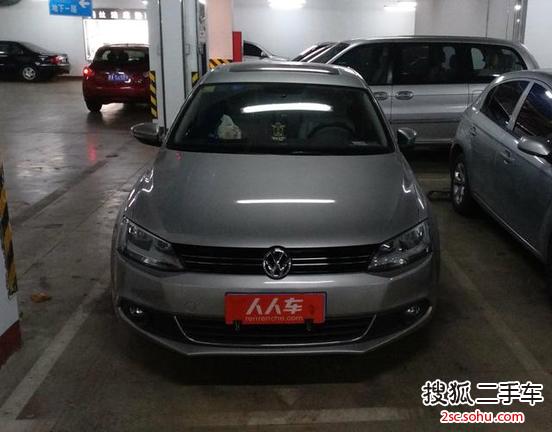 我这辆车2013年8月上的牌,当时是在4S店买的车,一共跑了3.23万公里。这车皮实耐用,日常代步兼顾自驾游使用,从没出过任何问题。做工方面还是没得说,内饰还是那么的大众,不过细节方面还不错,后悬挂基本没怎么感觉特别硬,总的来说很喜欢很满意。外观足够大气,还有它的空间特别的大,作为家用车视线也比较的宽广,隔音效果也不错。爱车是在4S店购买的,开的这几年,平时很注重对车子的养护,车子各方面性能保持的都很好。我开车规矩,车子当然也没有任何毛病,平时对爱车的保养也非常到位。