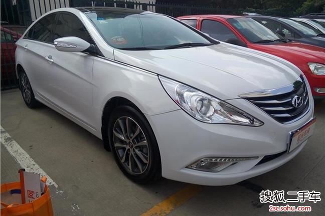 现代索纳塔八2013款2.0L 自动尊贵版