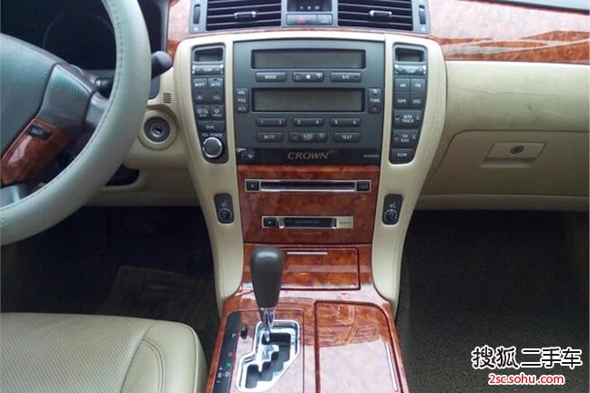 丰田皇冠2008款2.5 royal 特别版