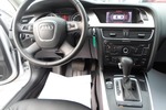 奥迪A4L2011款2.0TFSI 标准型