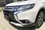 三菱欧蓝德2018款2.0L 两驱荣耀版 5座